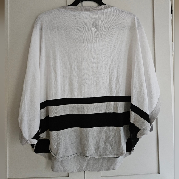 PLANET by Lauren G Assimetrical Sweater Top - one size fits most - Picture 7 of 9